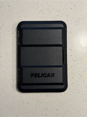 Pelican MagSafe Card Holder